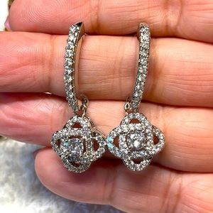 Dangle drop rhinestone earring -clover look NWOT